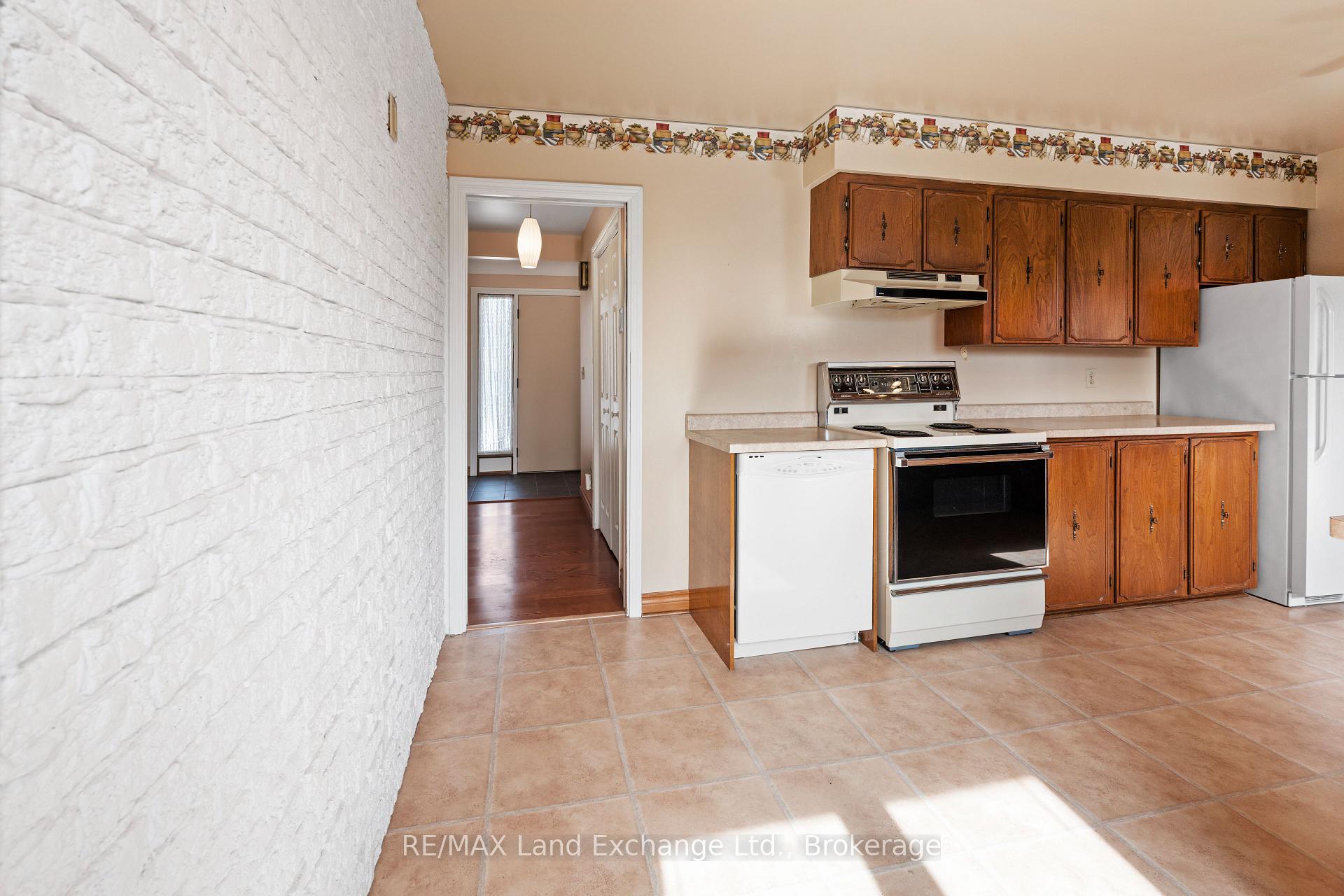 Photo 19 of 426 Wall Street, Kincardine — HOMEH
