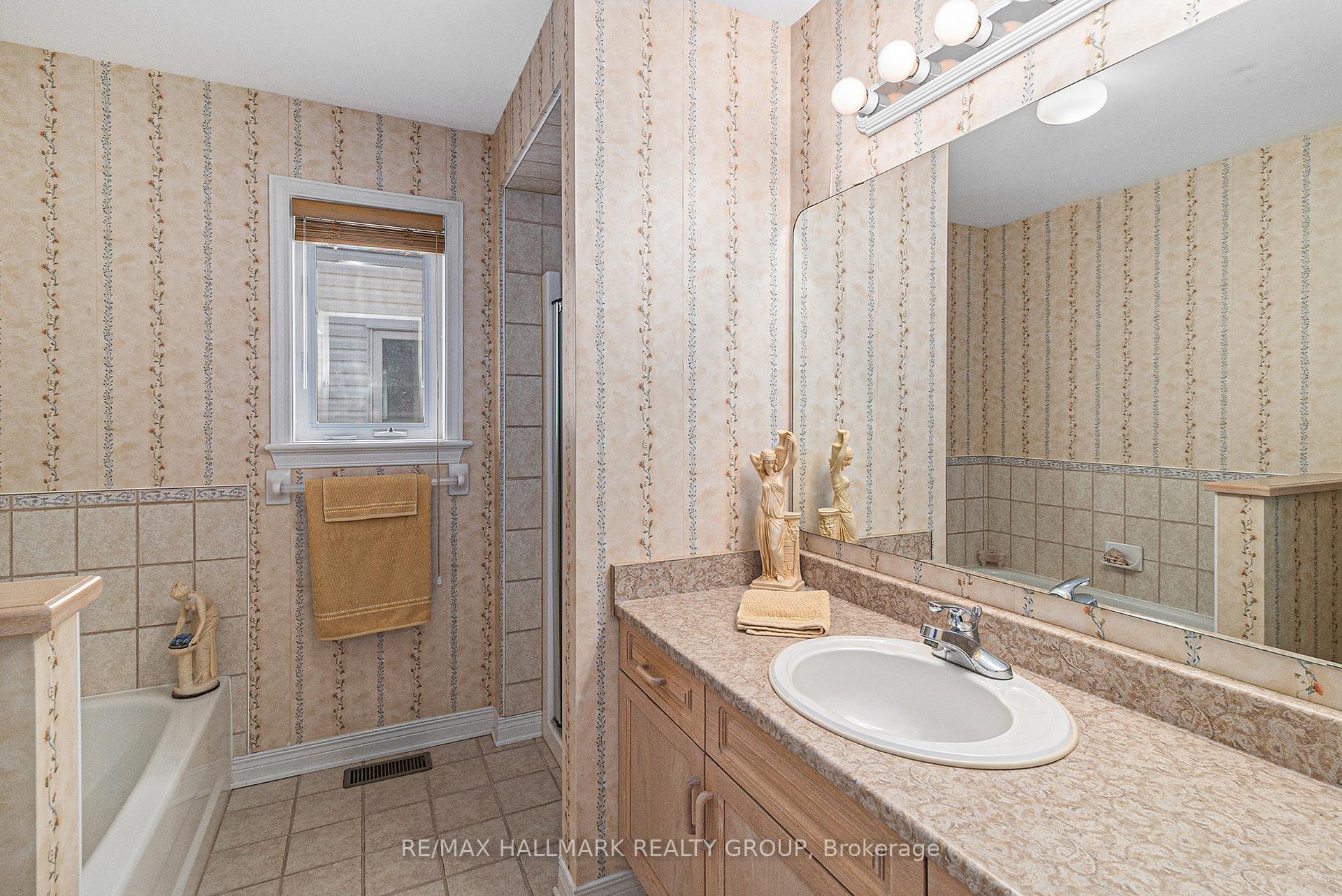 Photo 25 of 163 Yoho Drive, Ottawa, Kanata - Bridlewood — HOMEH