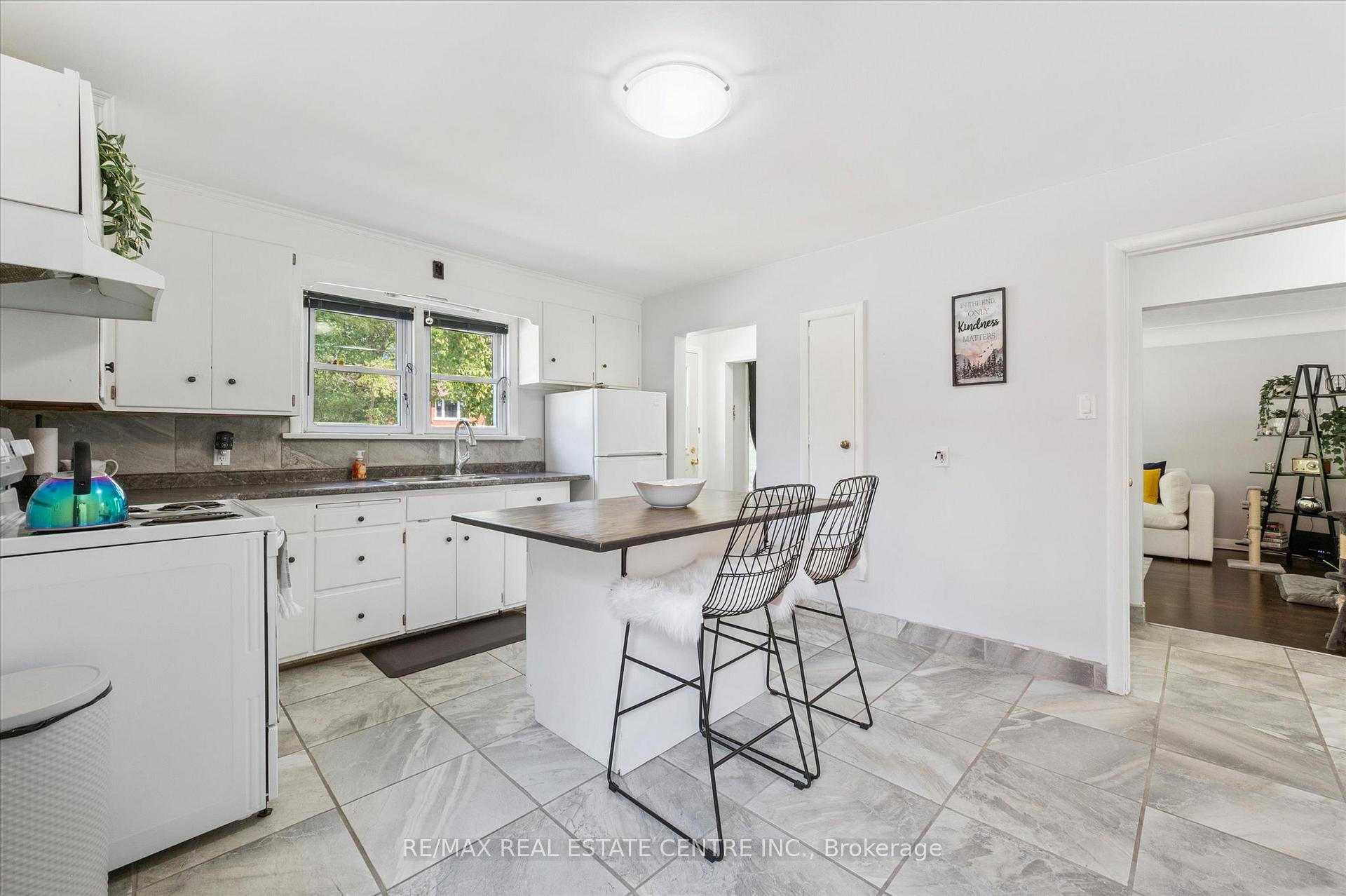 Photo 9 of Unit 2, 115 Marlborough Avenue, Kitchener — HOMEH
