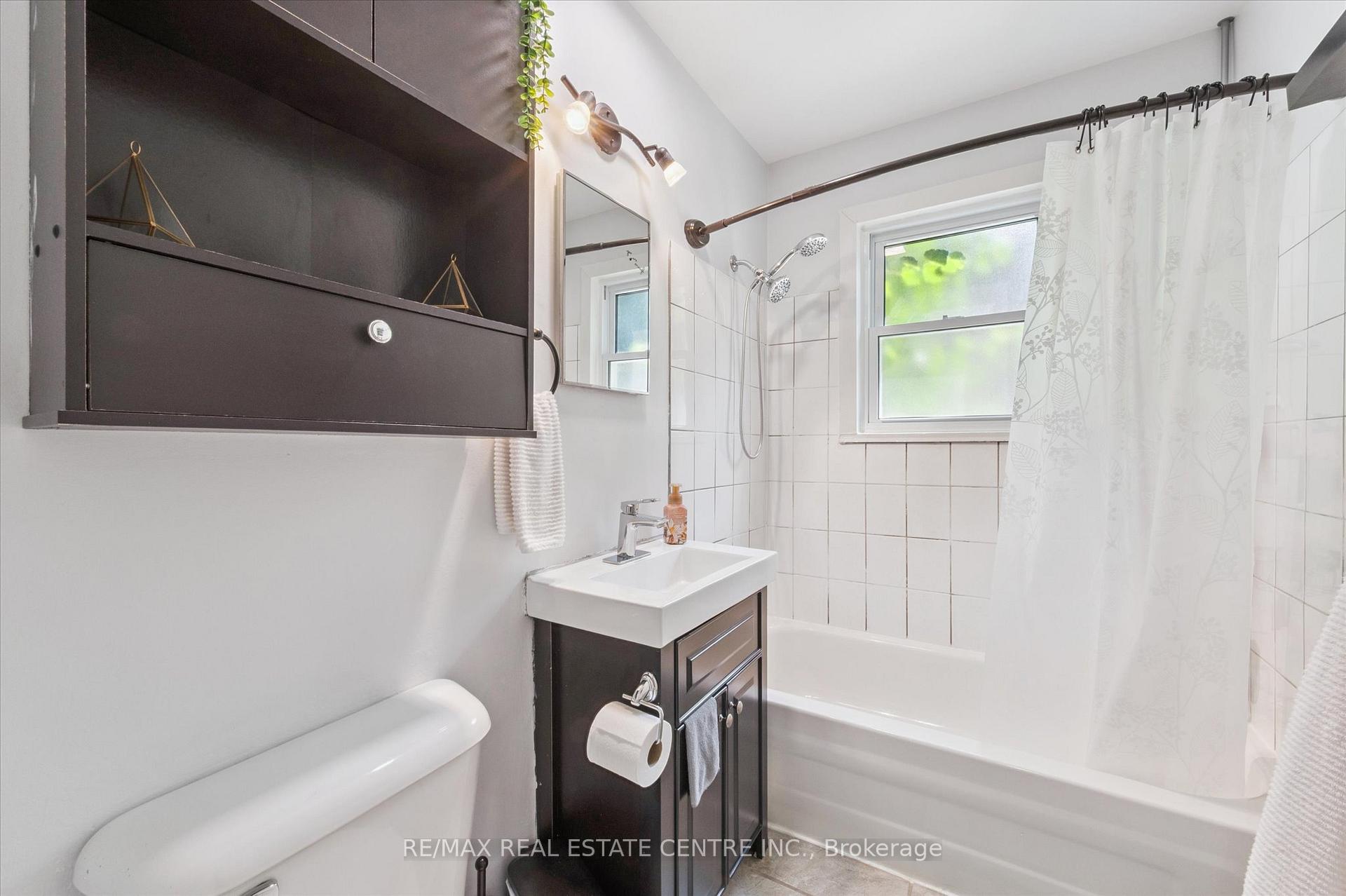 Photo 14 of Unit 2, 115 Marlborough Avenue, Kitchener — HOMEH