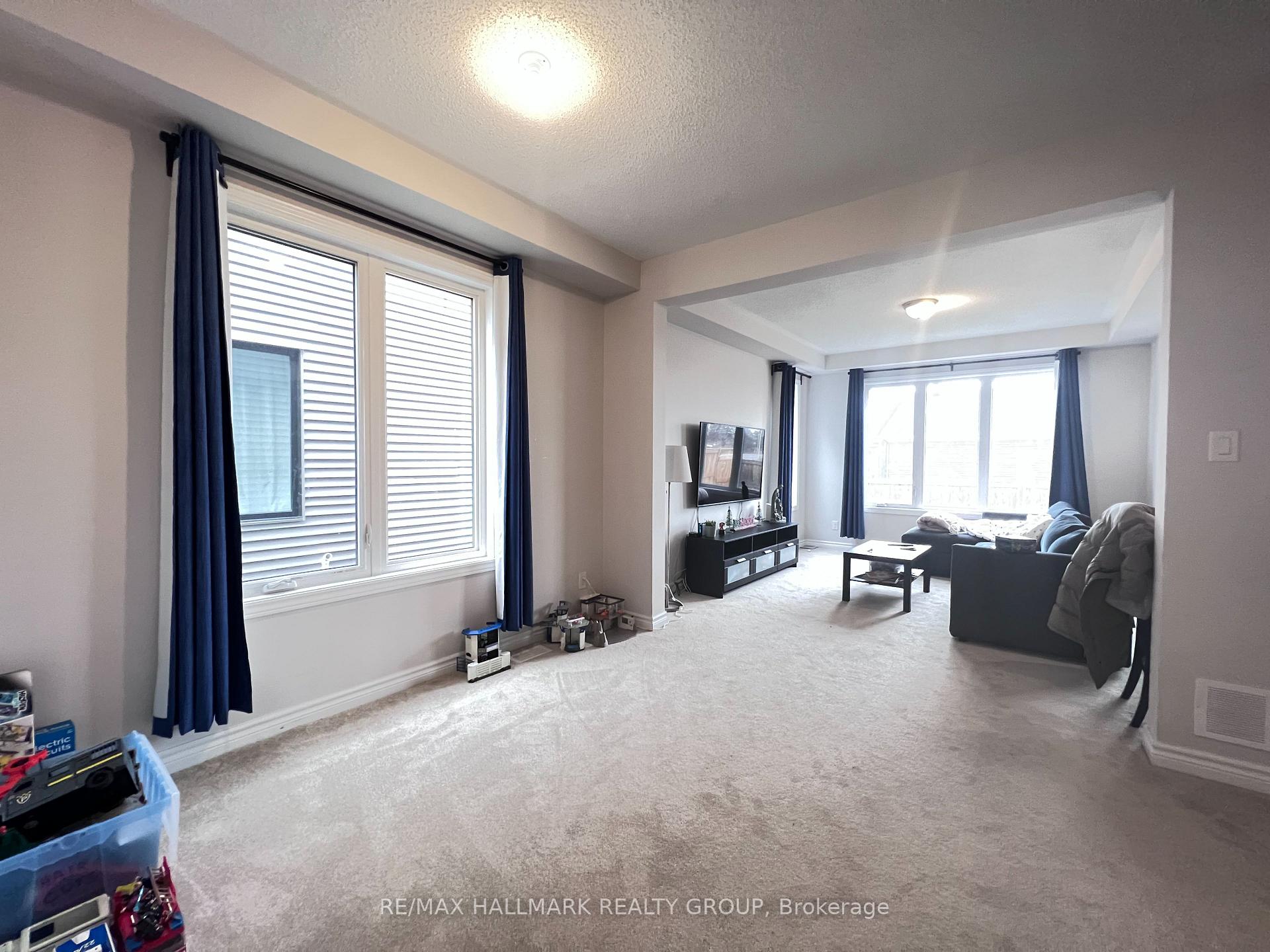 Photo 2 of 153 Pictou Crescent, Ottawa, Kanata - Emerald Meadows/Trailwest — HOMEH