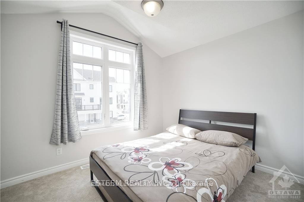 Photo 19 of 153 Pictou Crescent, Ottawa, Kanata - Emerald Meadows/Trailwest — HOMEH