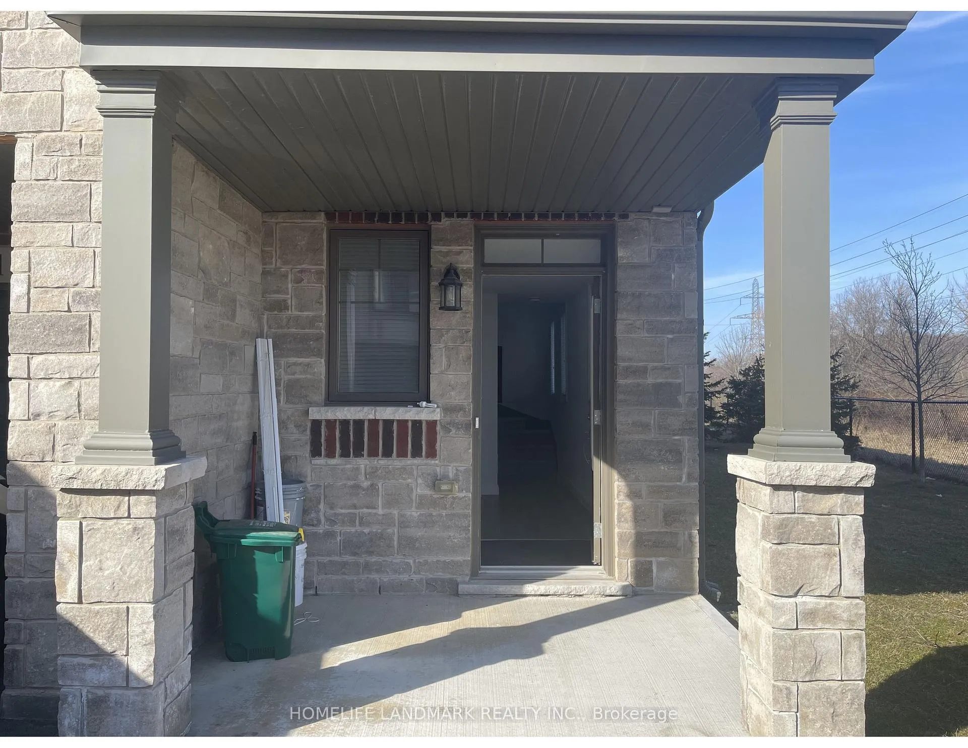 Photo 3 of Unit 31, 1169 Garner Road E, Hamilton, Meadowlands — HOMEH