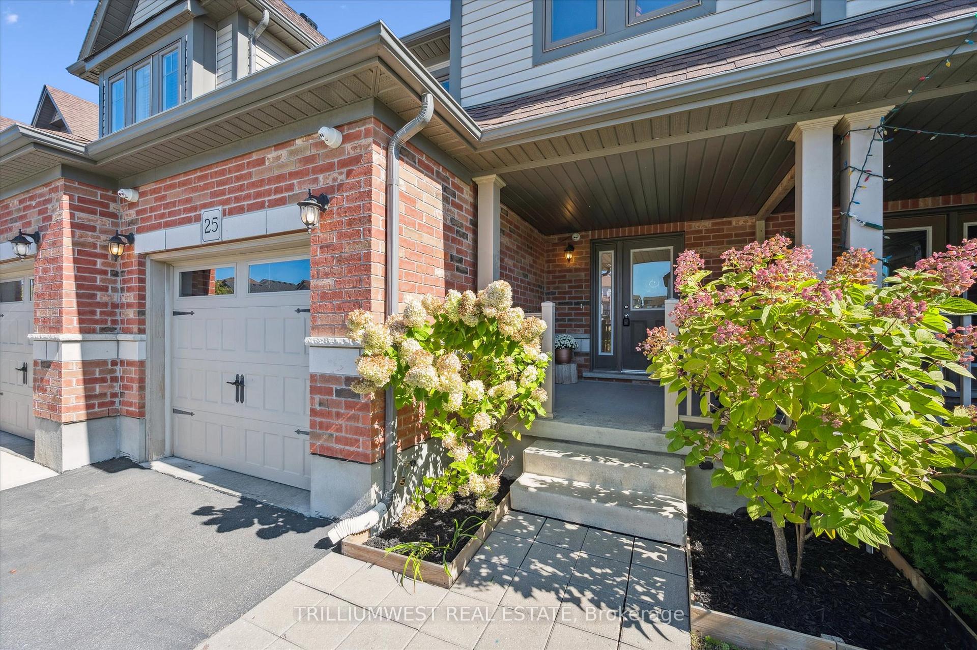 Photo 3 of 25 Sandybay Avenue, Kitchener — HOMEH