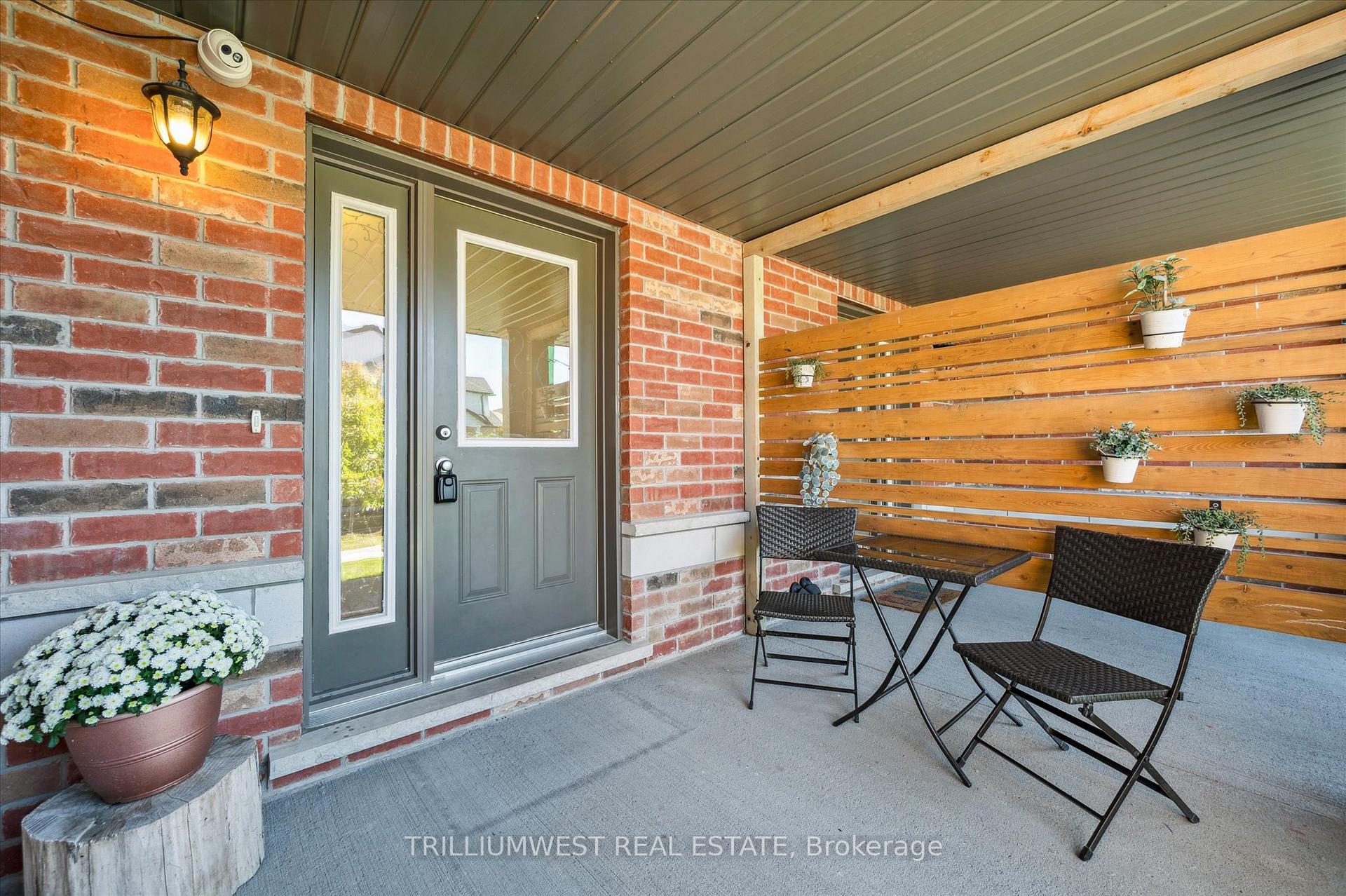 Photo 4 of 25 Sandybay Avenue, Kitchener — HOMEH