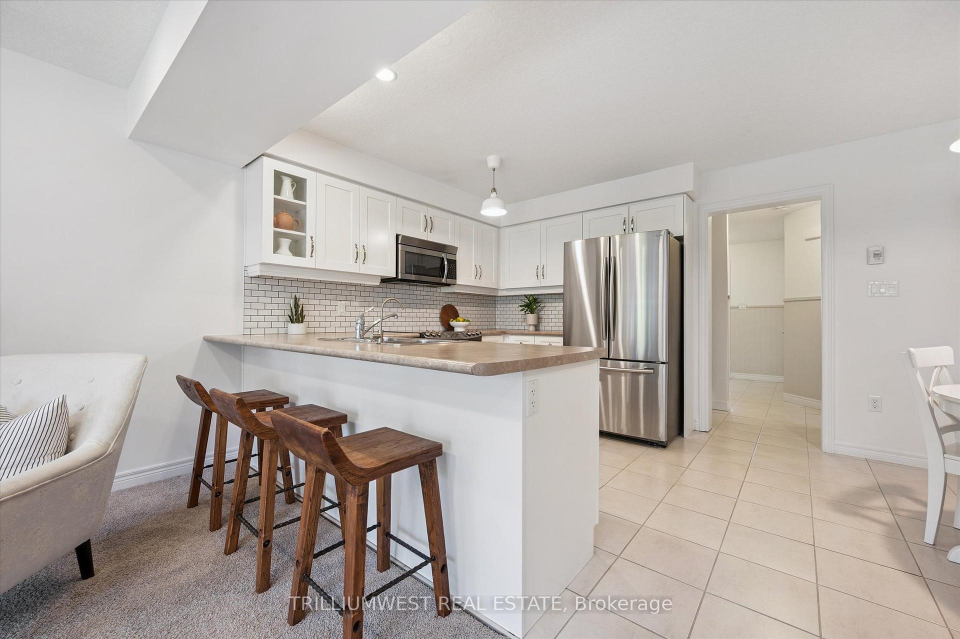Photo 6 of 25 Sandybay Avenue, Kitchener — HOMEH