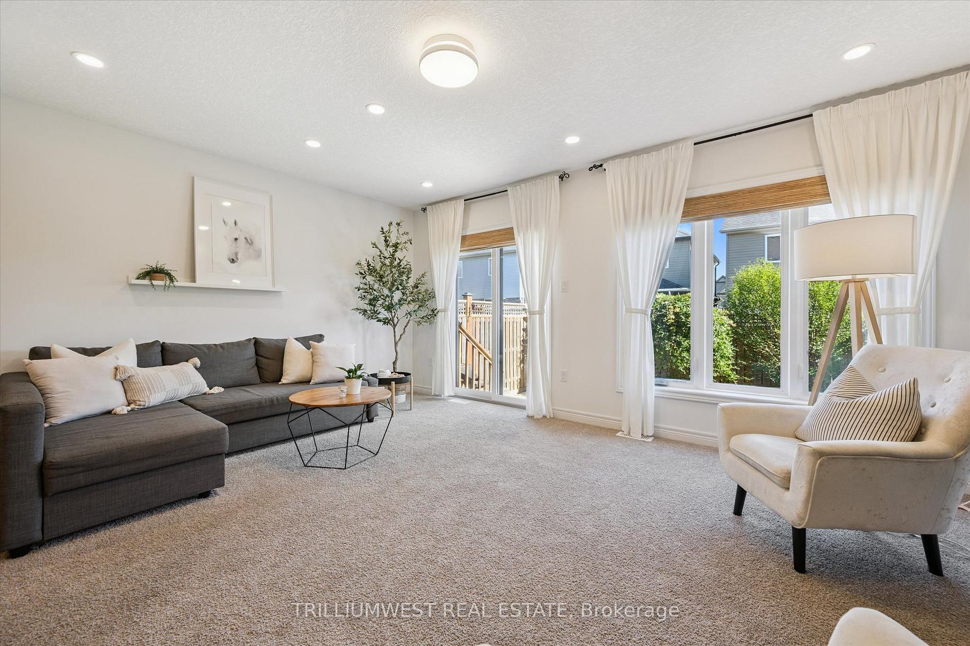 Photo 9 of 25 Sandybay Avenue, Kitchener — HOMEH
