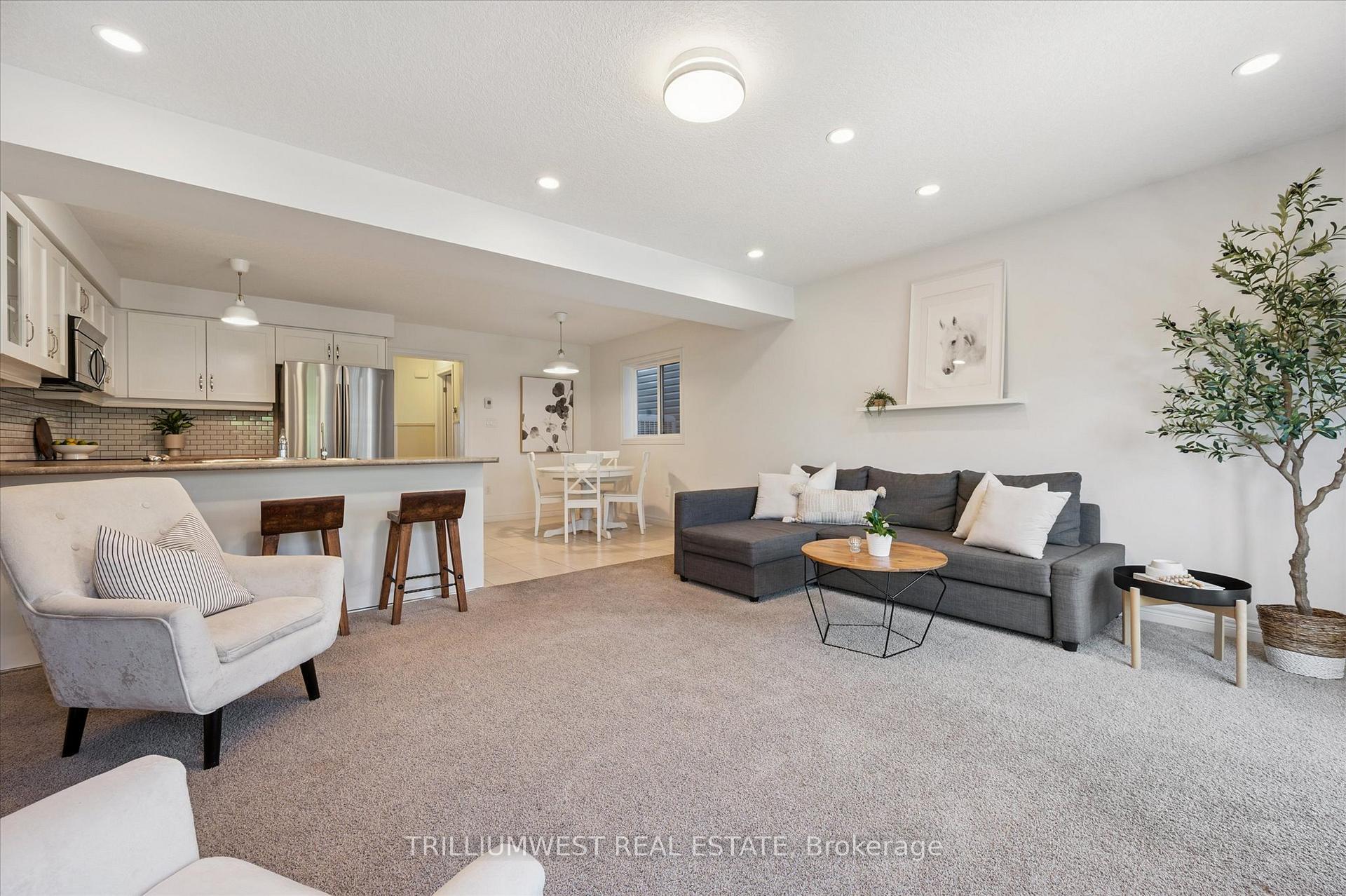 Photo 10 of 25 Sandybay Avenue, Kitchener — HOMEH
