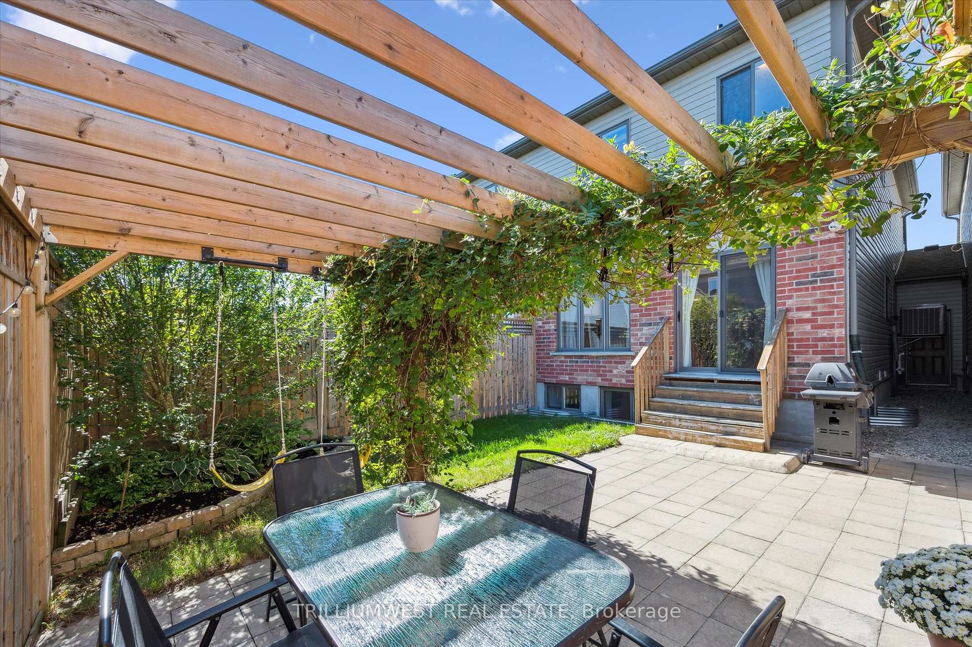 Photo 33 of 25 Sandybay Avenue, Kitchener — HOMEH