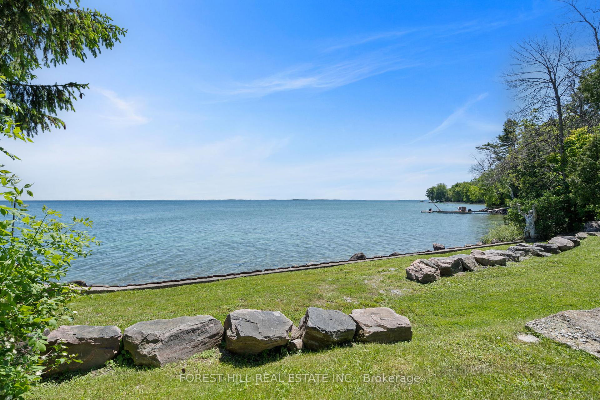 Photo 4 of 49 Sunnypoint Drive, Innisfil, Rural Innisfil — HOMEH