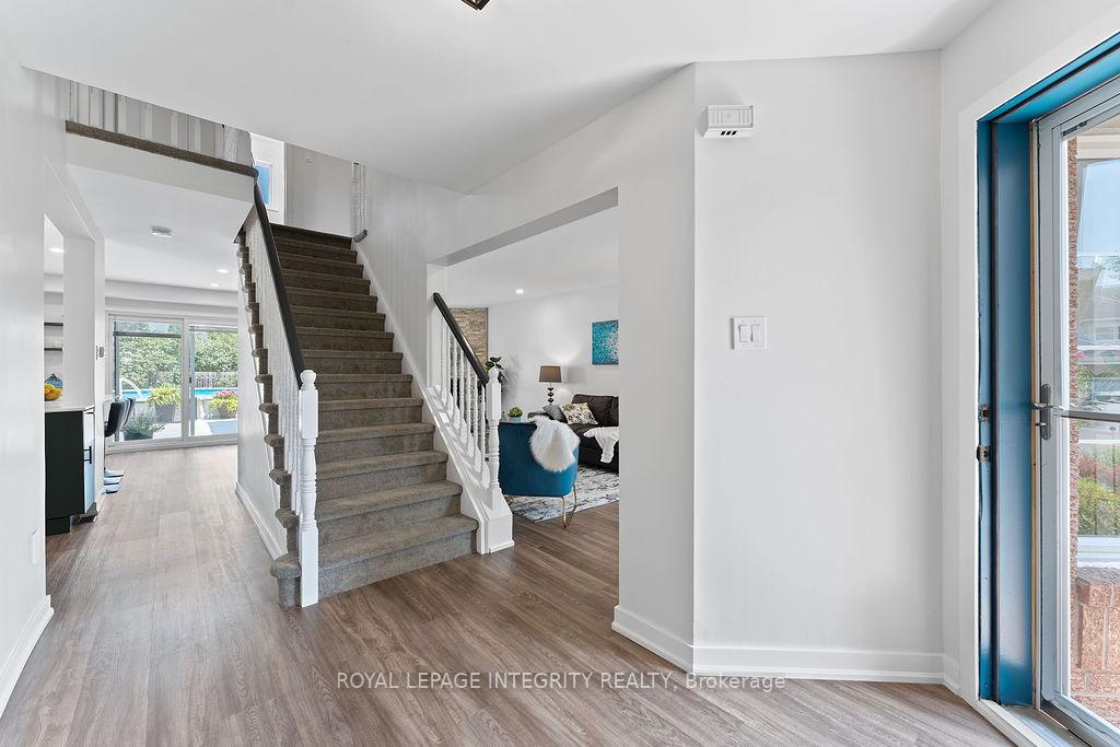 Photo 3 of 41 Beacon Way, Ottawa, Kanata - Morgan's Grant/South March — HOMEH