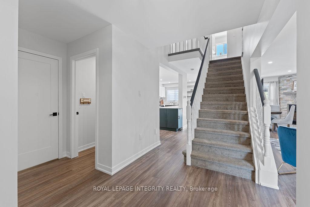 Photo 4 of 41 Beacon Way, Ottawa, Kanata - Morgan's Grant/South March — HOMEH