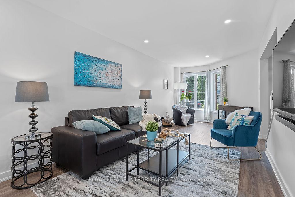 Photo 10 of 41 Beacon Way, Ottawa, Kanata - Morgan's Grant/South March — HOMEH