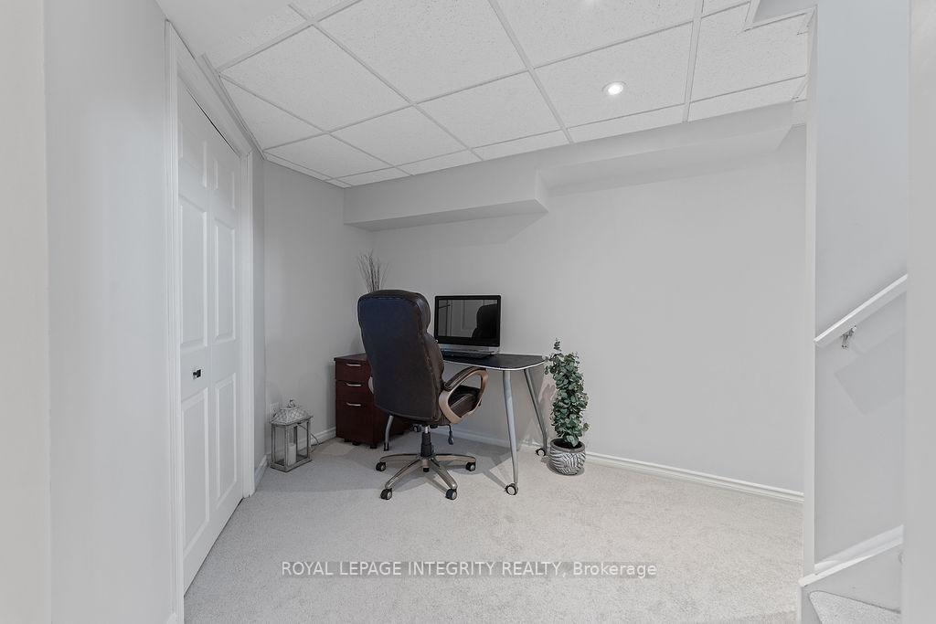 Photo 33 of 41 Beacon Way, Ottawa, Kanata - Morgan's Grant/South March — HOMEH