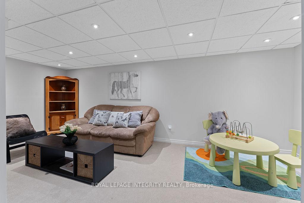 Photo 34 of 41 Beacon Way, Ottawa, Kanata - Morgan's Grant/South March — HOMEH