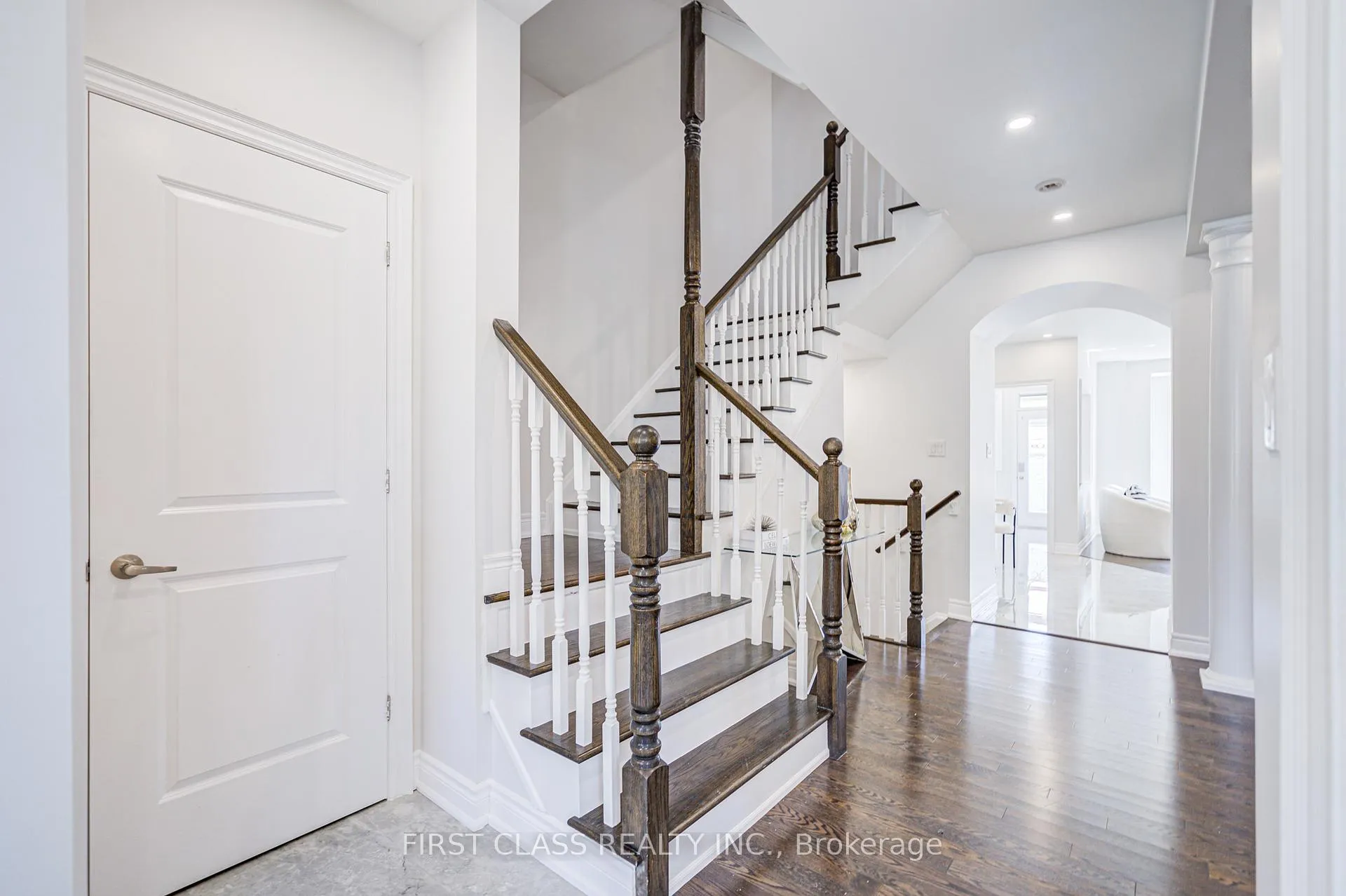 Photo 3 of 77 Diamond Jubilee Drive, Markham, Cornell — HOMEH