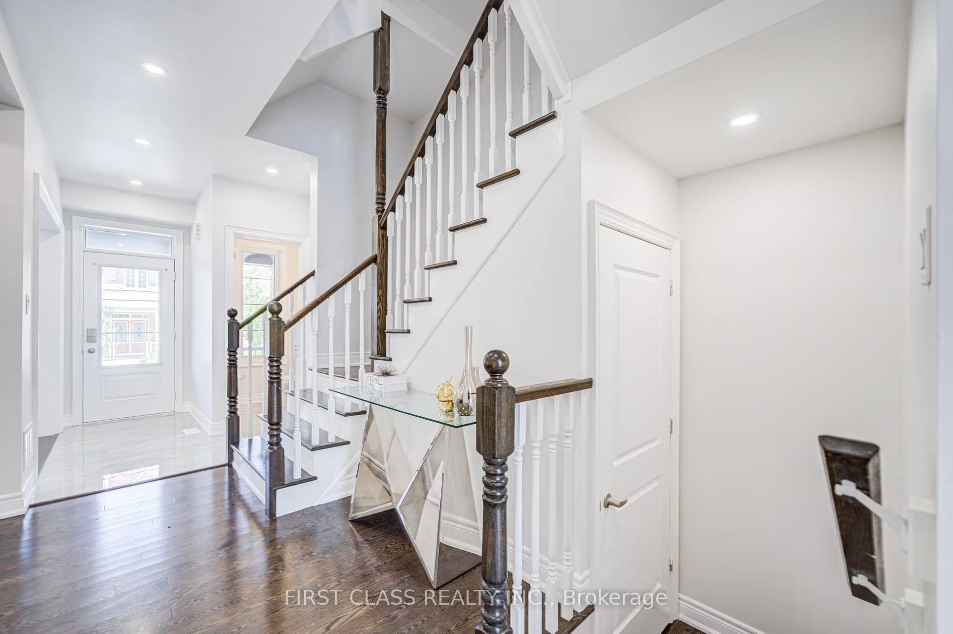 Photo 5 of 77 Diamond Jubilee Drive, Markham, Cornell — HOMEH
