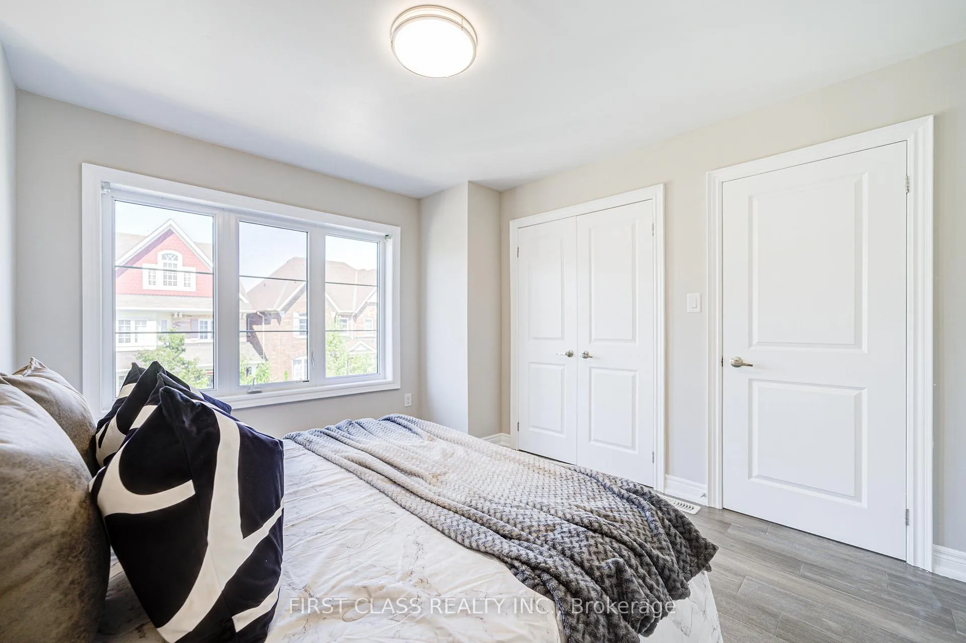 Photo 36 of 77 Diamond Jubilee Drive, Markham, Cornell — HOMEH