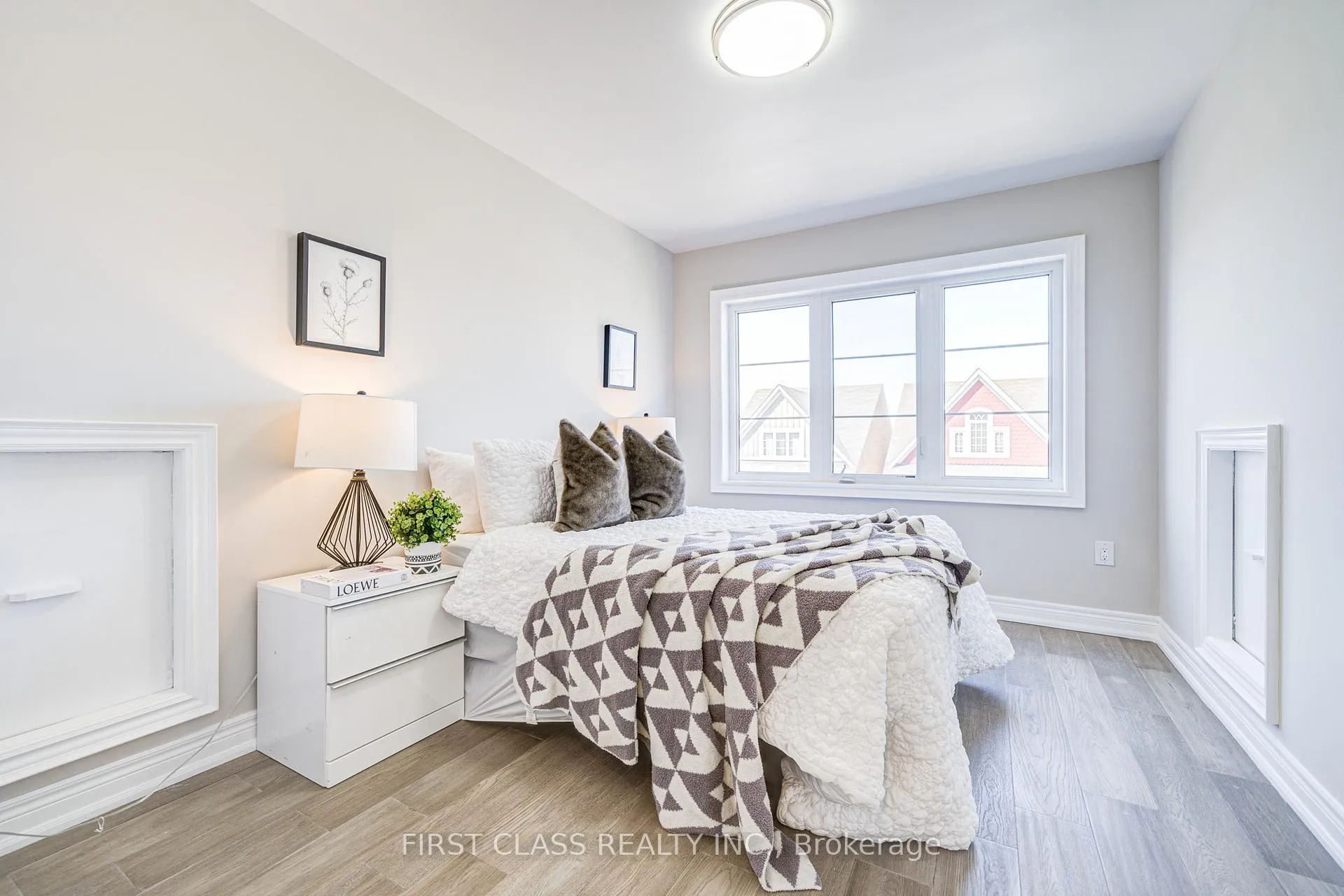 Photo 42 of 77 Diamond Jubilee Drive, Markham, Cornell — HOMEH