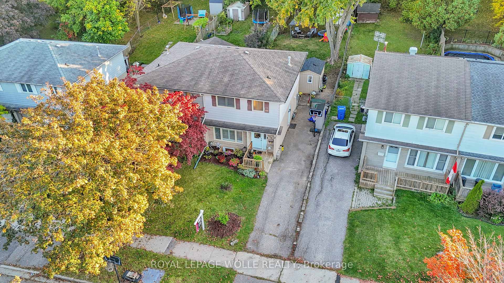 Photo 3 of 110 Shadeland Crescent, Kitchener — HOMEH