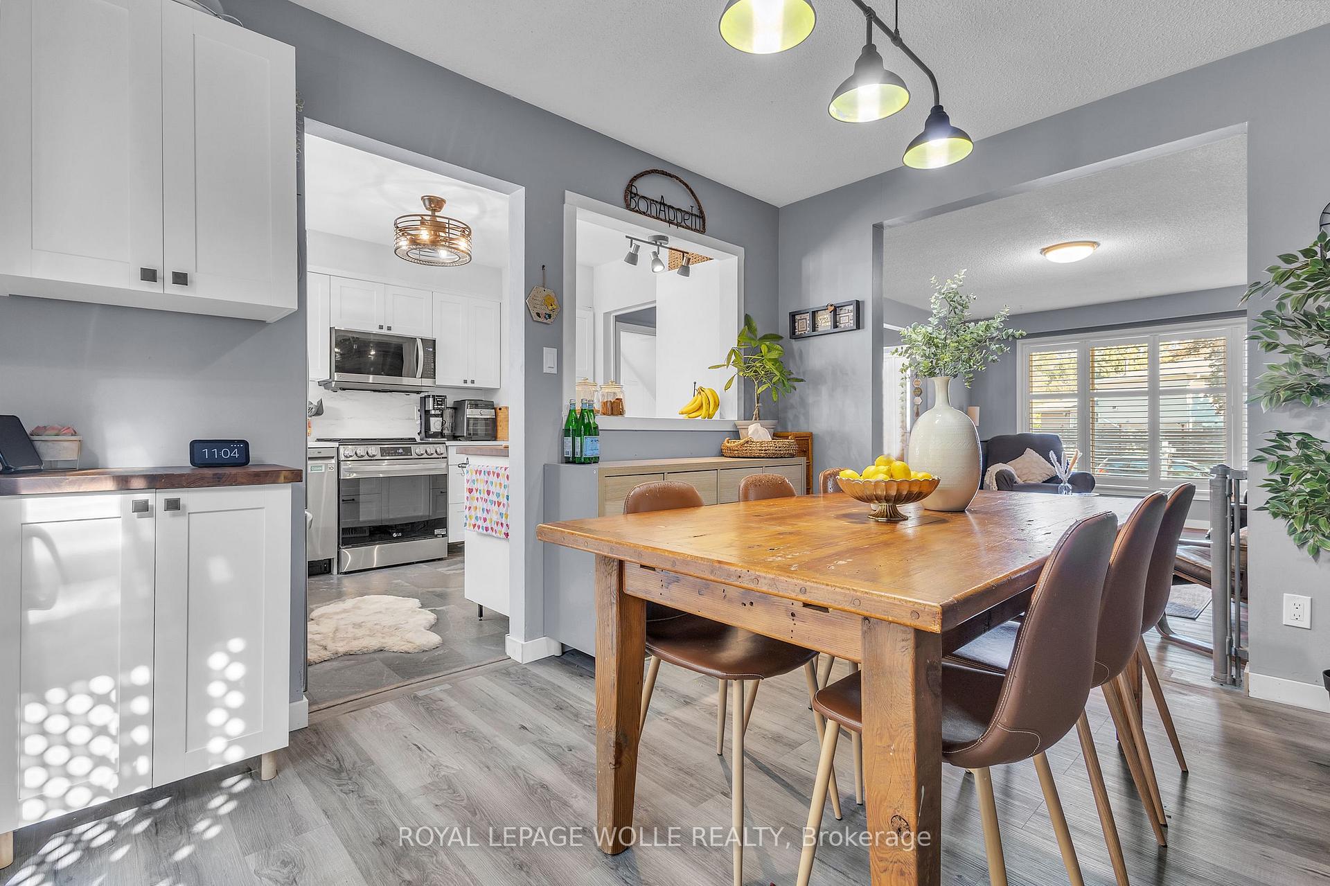 Photo 10 of 110 Shadeland Crescent, Kitchener — HOMEH