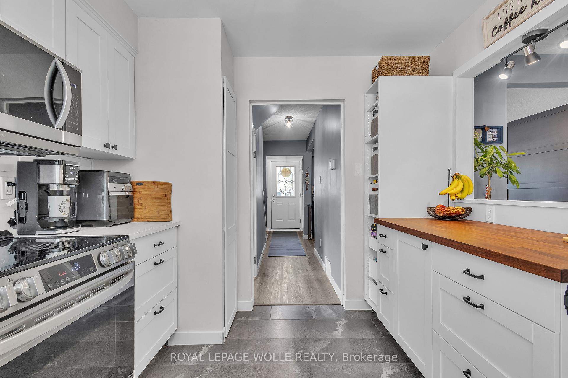Photo 15 of 110 Shadeland Crescent, Kitchener — HOMEH