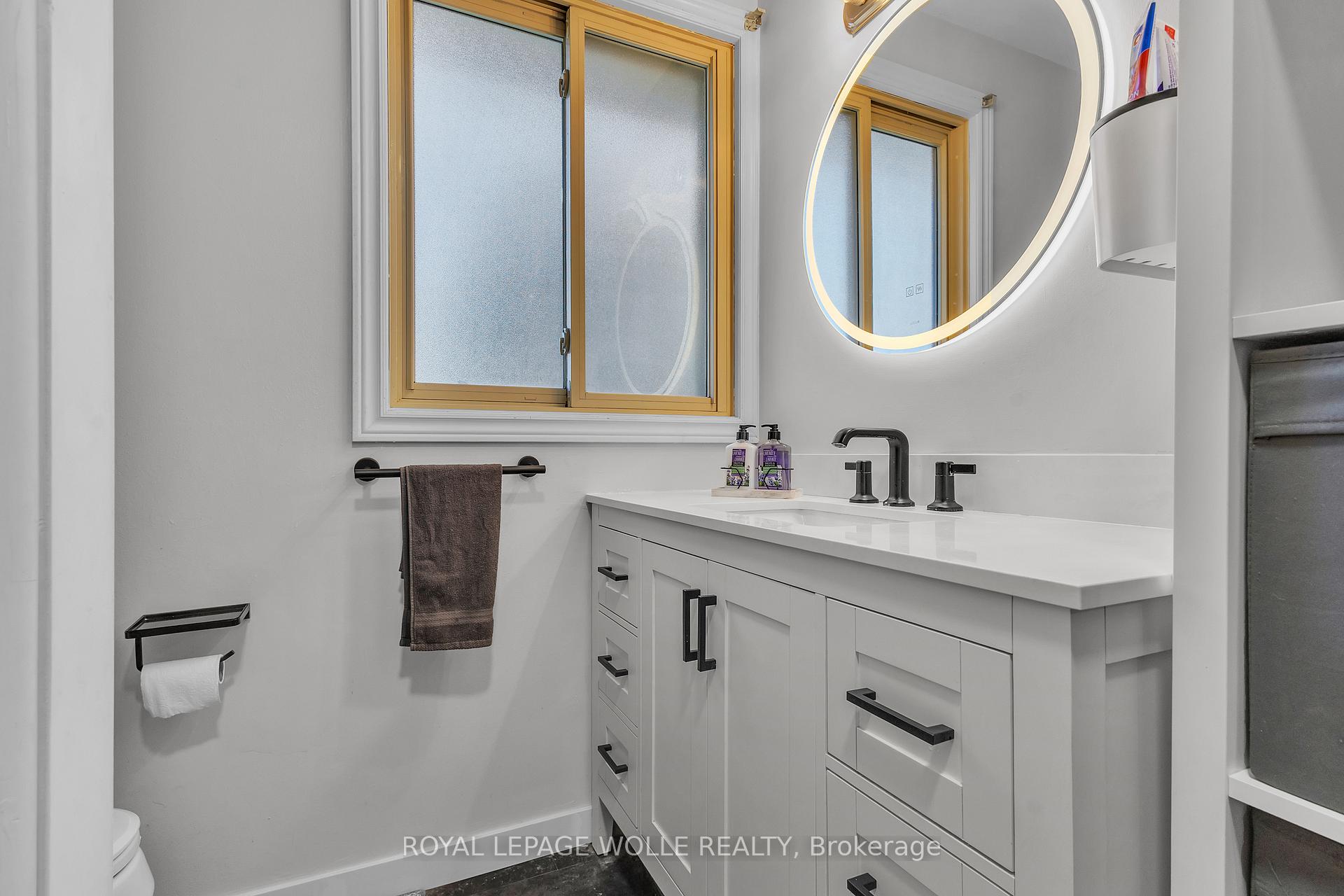 Photo 22 of 110 Shadeland Crescent, Kitchener — HOMEH