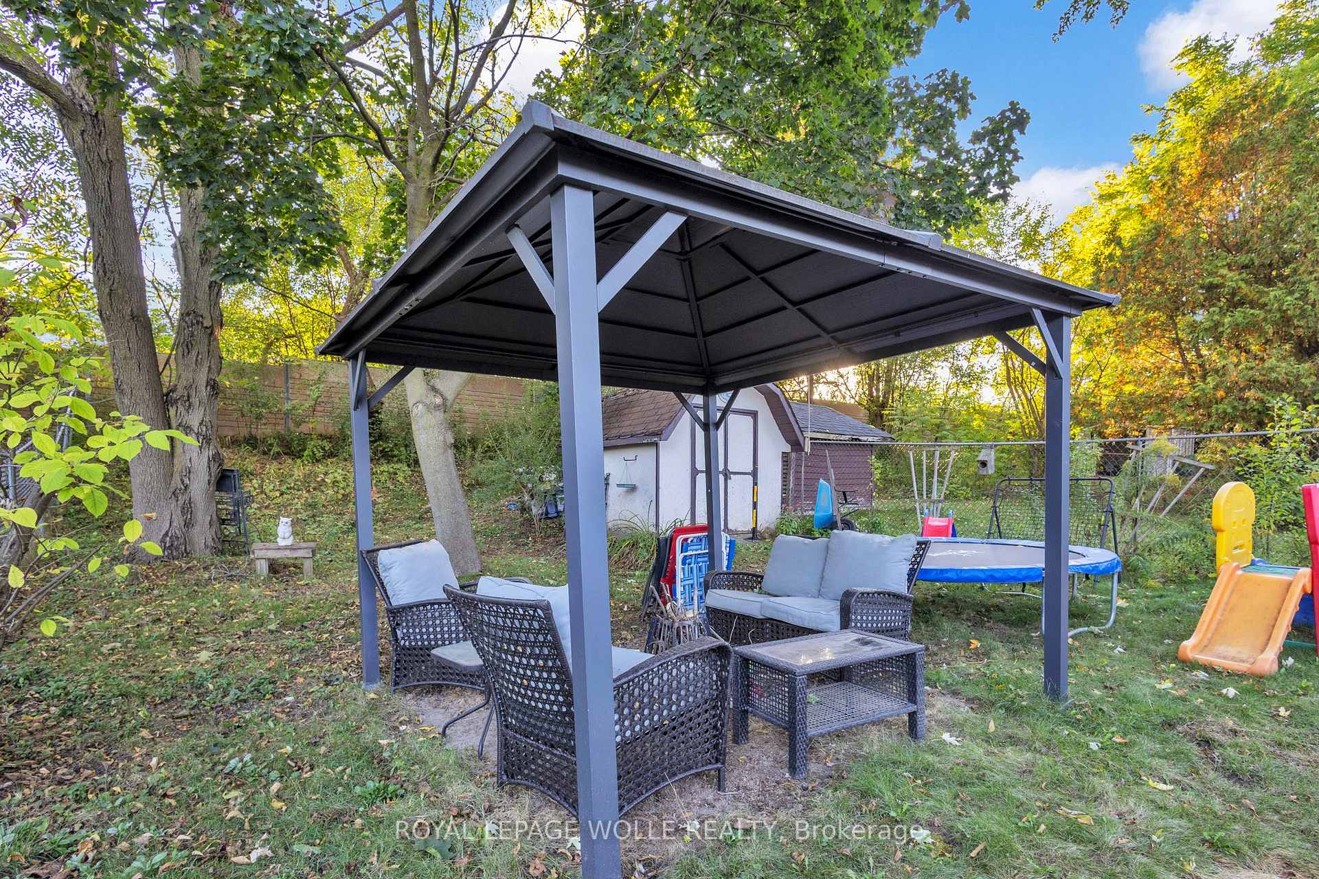 Photo 35 of 110 Shadeland Crescent, Kitchener — HOMEH