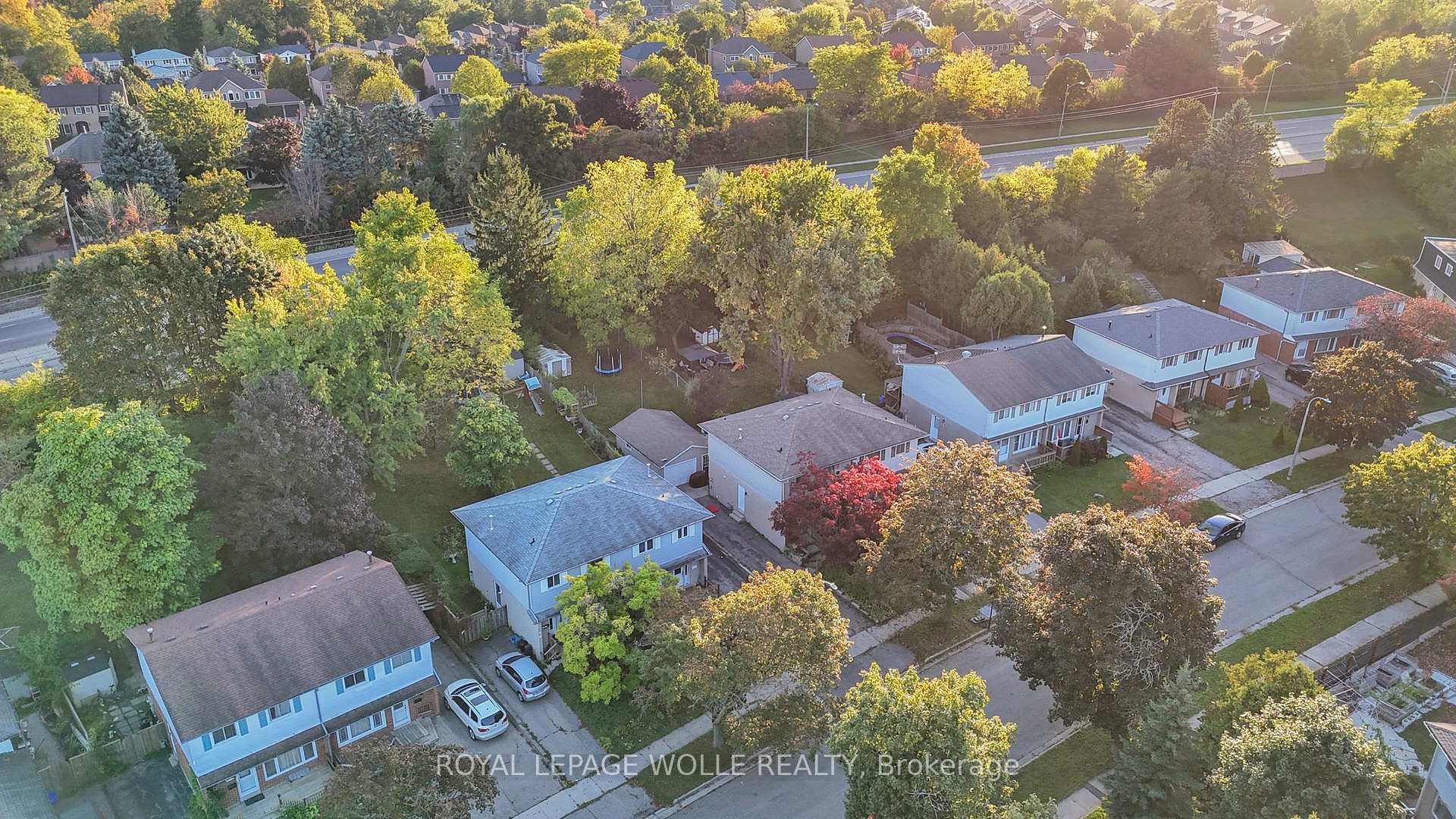 Photo 39 of 110 Shadeland Crescent, Kitchener — HOMEH