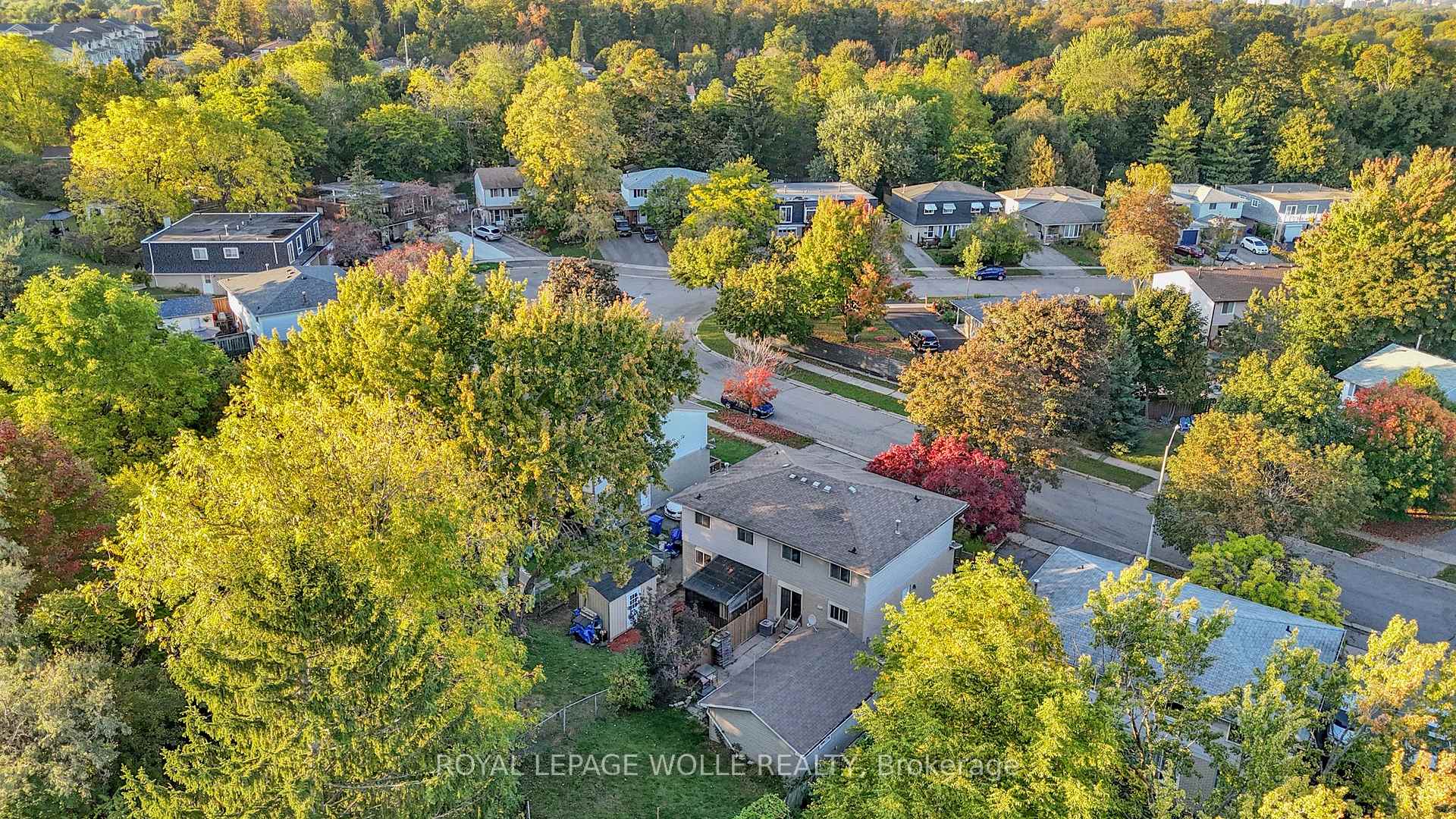 Photo 41 of 110 Shadeland Crescent, Kitchener — HOMEH