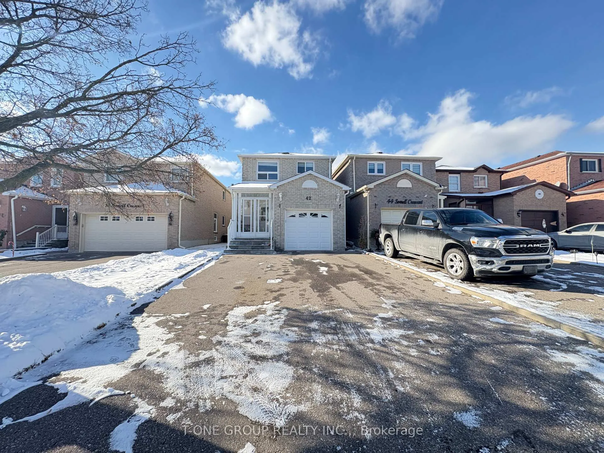 Photo 2 of 42 Sorrell Crescent, Markham, Milliken Mills East — HOMEH