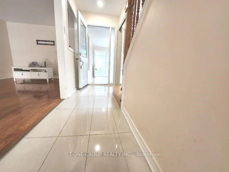 Photo 6 of 42 Sorrell Crescent, Markham, Milliken Mills East — HOMEH