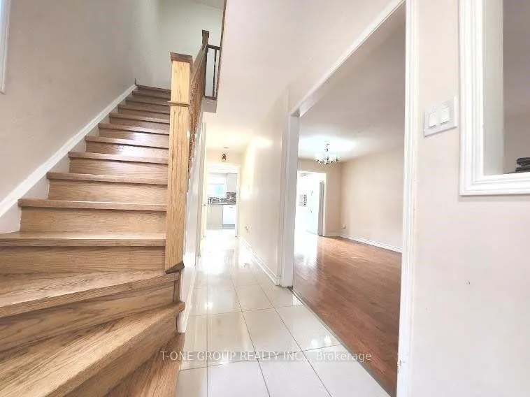 Photo 7 of 42 Sorrell Crescent, Markham, Milliken Mills East — HOMEH