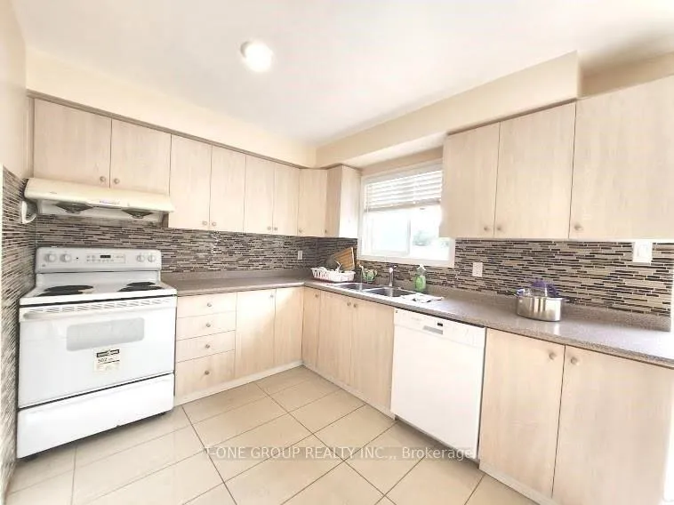 Photo 10 of 42 Sorrell Crescent, Markham, Milliken Mills East — HOMEH
