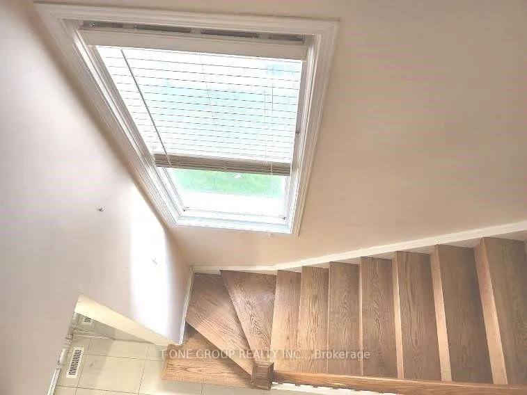 Photo 12 of 42 Sorrell Crescent, Markham, Milliken Mills East — HOMEH