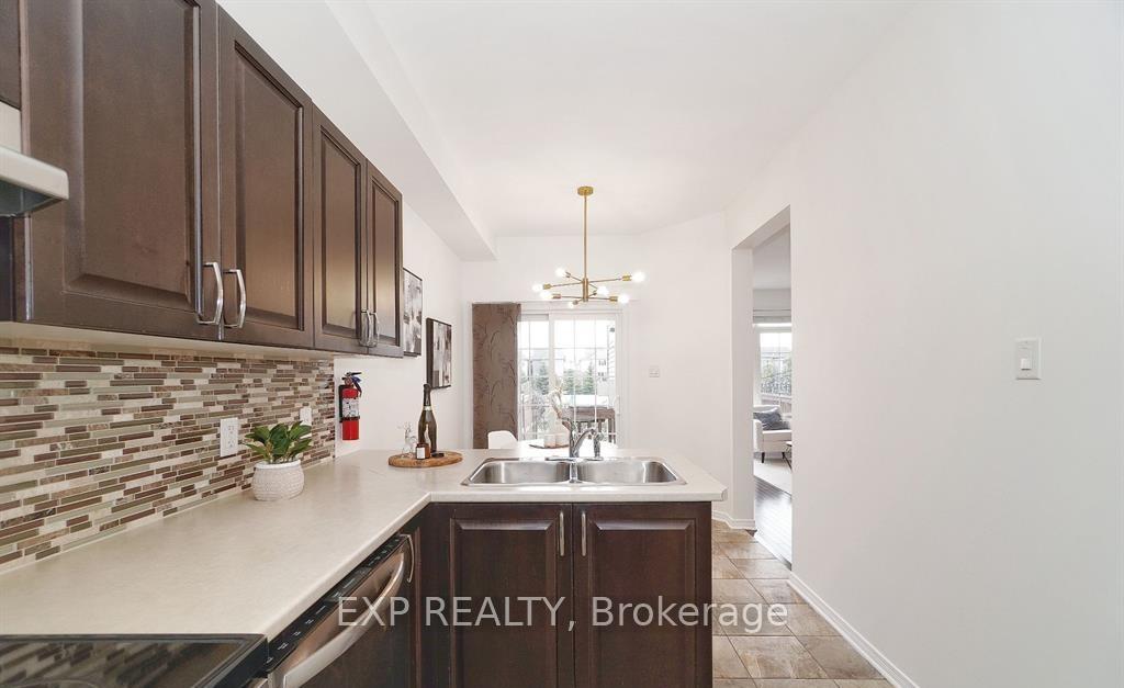 Photo 20 of 126 Akerson Road, Ottawa, Kanata - Emerald Meadows/Trailwest — HOMEH