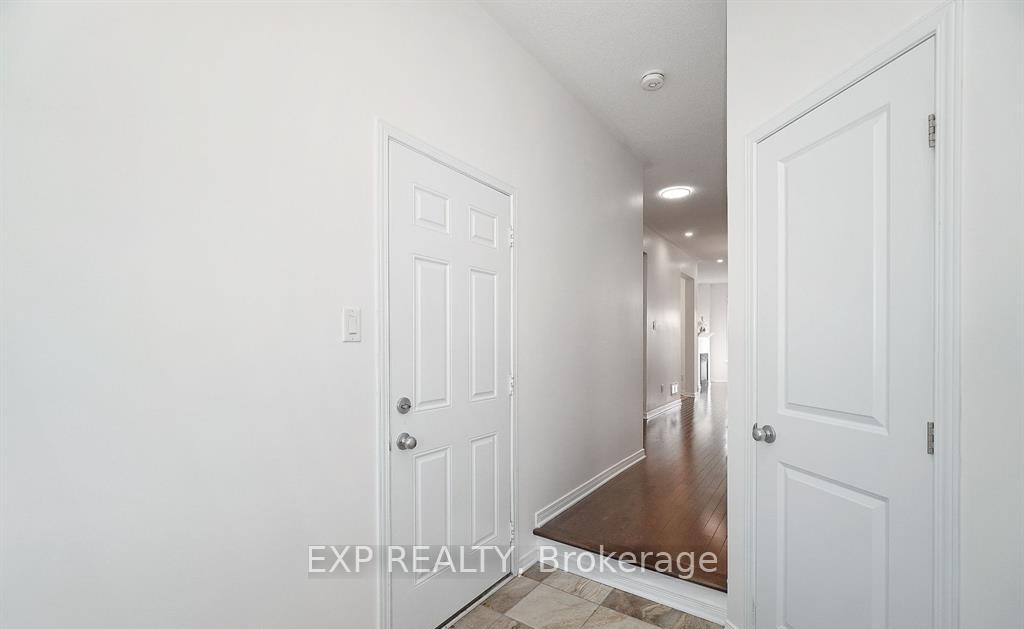Photo 23 of 126 Akerson Road, Ottawa, Kanata - Emerald Meadows/Trailwest — HOMEH