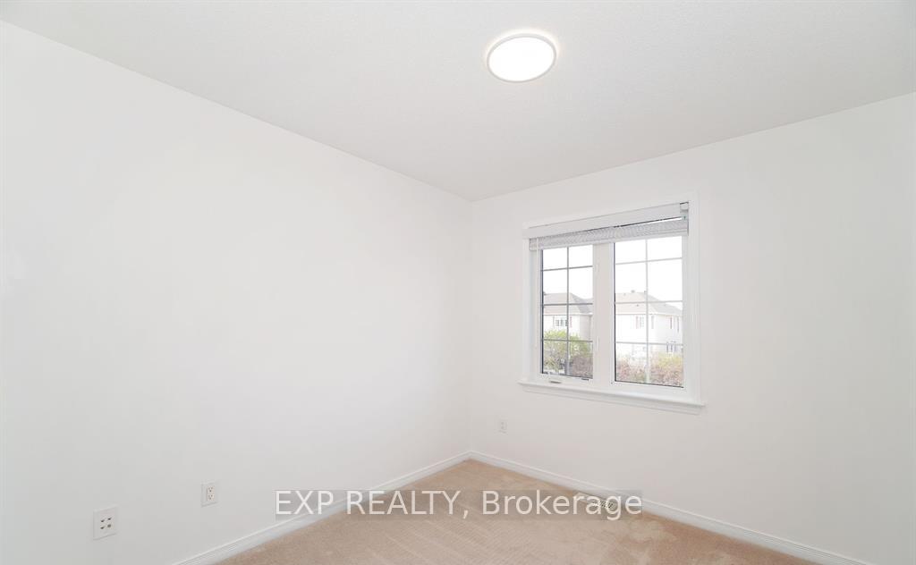 Photo 31 of 126 Akerson Road, Ottawa, Kanata - Emerald Meadows/Trailwest — HOMEH