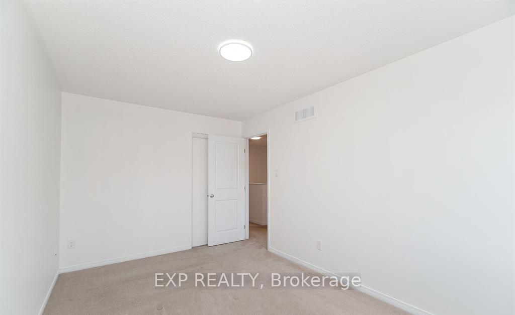 Photo 34 of 126 Akerson Road, Ottawa, Kanata - Emerald Meadows/Trailwest — HOMEH