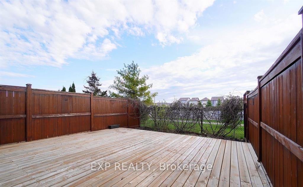 Photo 39 of 126 Akerson Road, Ottawa, Kanata - Emerald Meadows/Trailwest — HOMEH