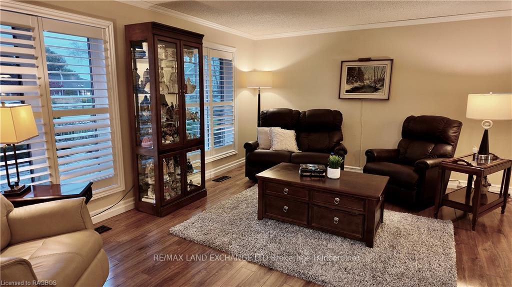 Photo 4 of 355 Penetangore Row, Kincardine — HOMEH