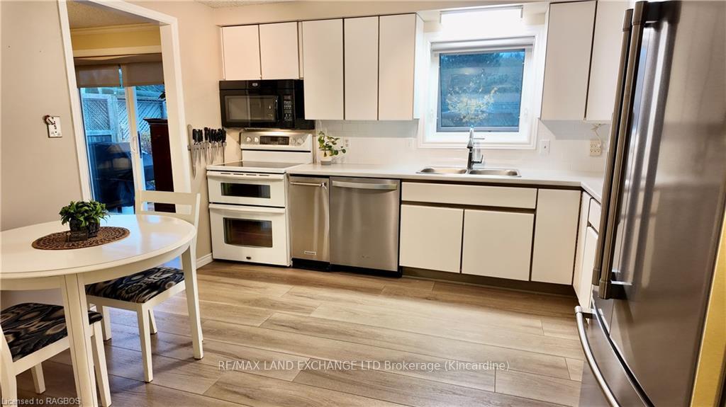 Photo 6 of 355 Penetangore Row, Kincardine — HOMEH