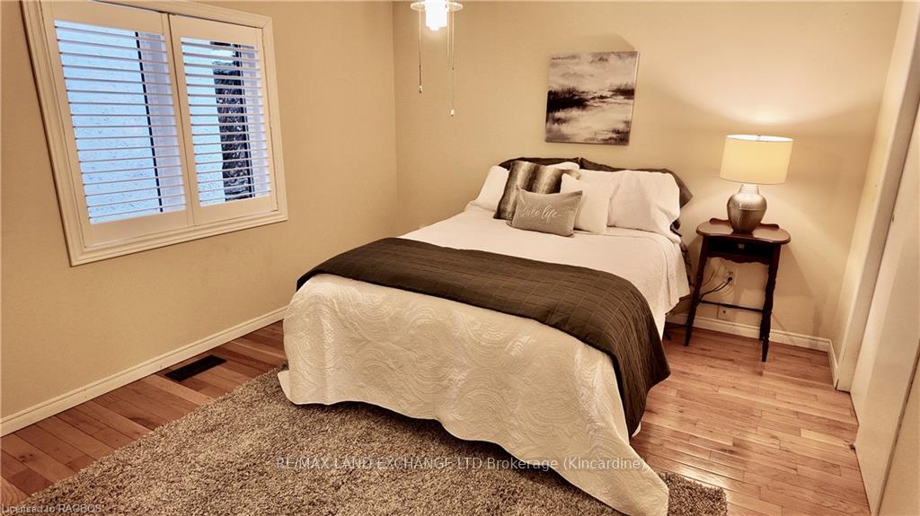 Photo 11 of 355 Penetangore Row, Kincardine — HOMEH