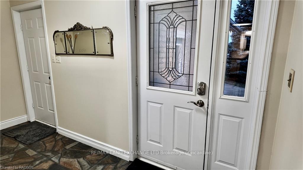 Photo 16 of 355 Penetangore Row, Kincardine — HOMEH