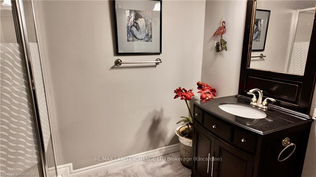 Photo 21 of 355 Penetangore Row, Kincardine — HOMEH