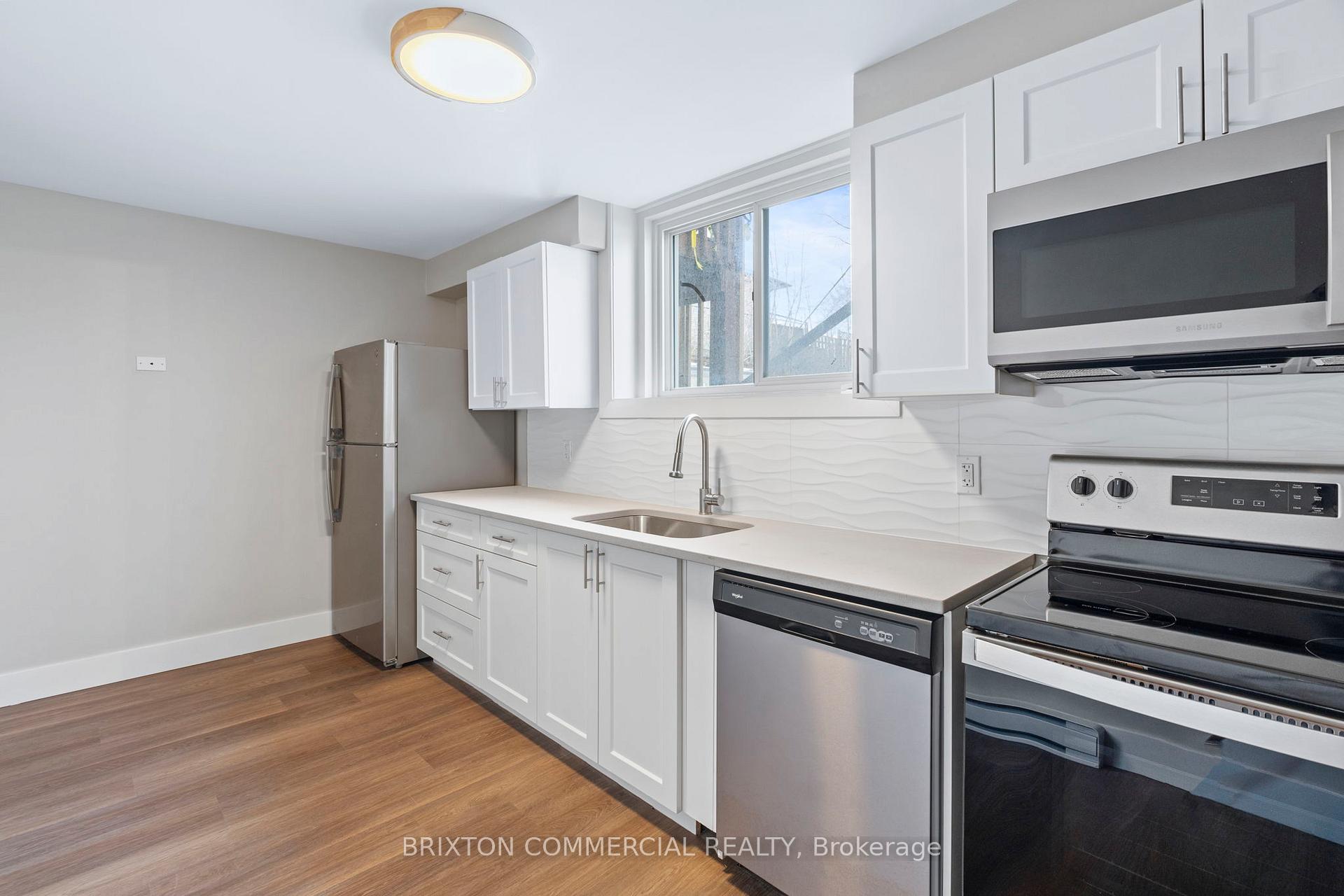 Photo 4 of Unit 3, 586 Victoria Street S, Kitchener — HOMEH