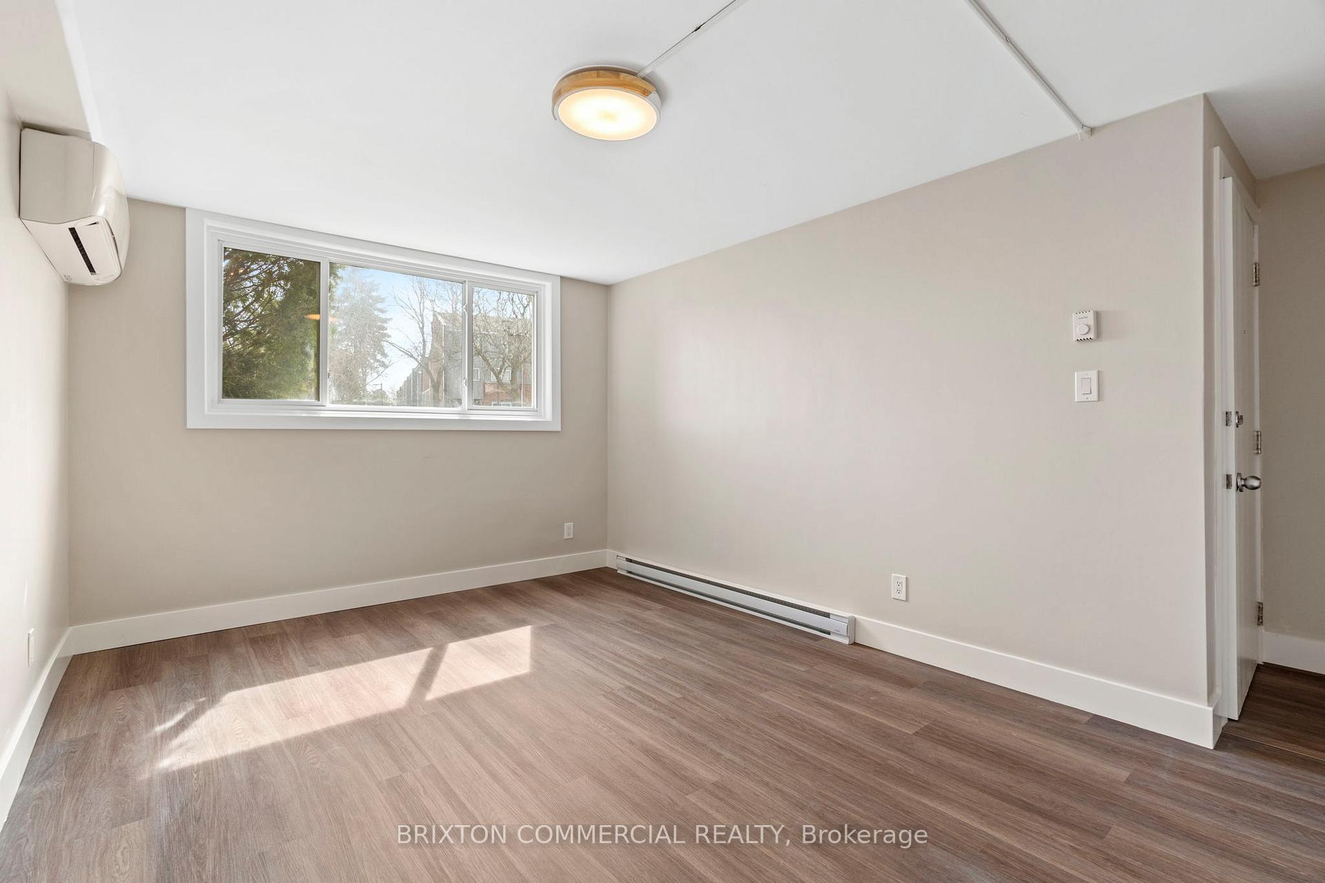 Photo 6 of Unit 3, 586 Victoria Street S, Kitchener — HOMEH
