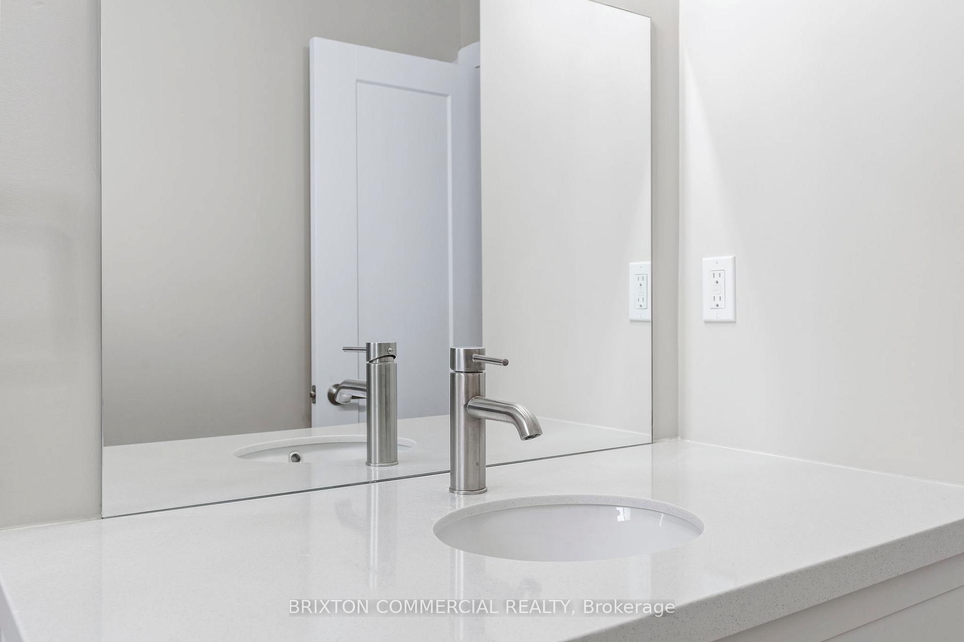 Photo 7 of Unit 3, 586 Victoria Street S, Kitchener — HOMEH