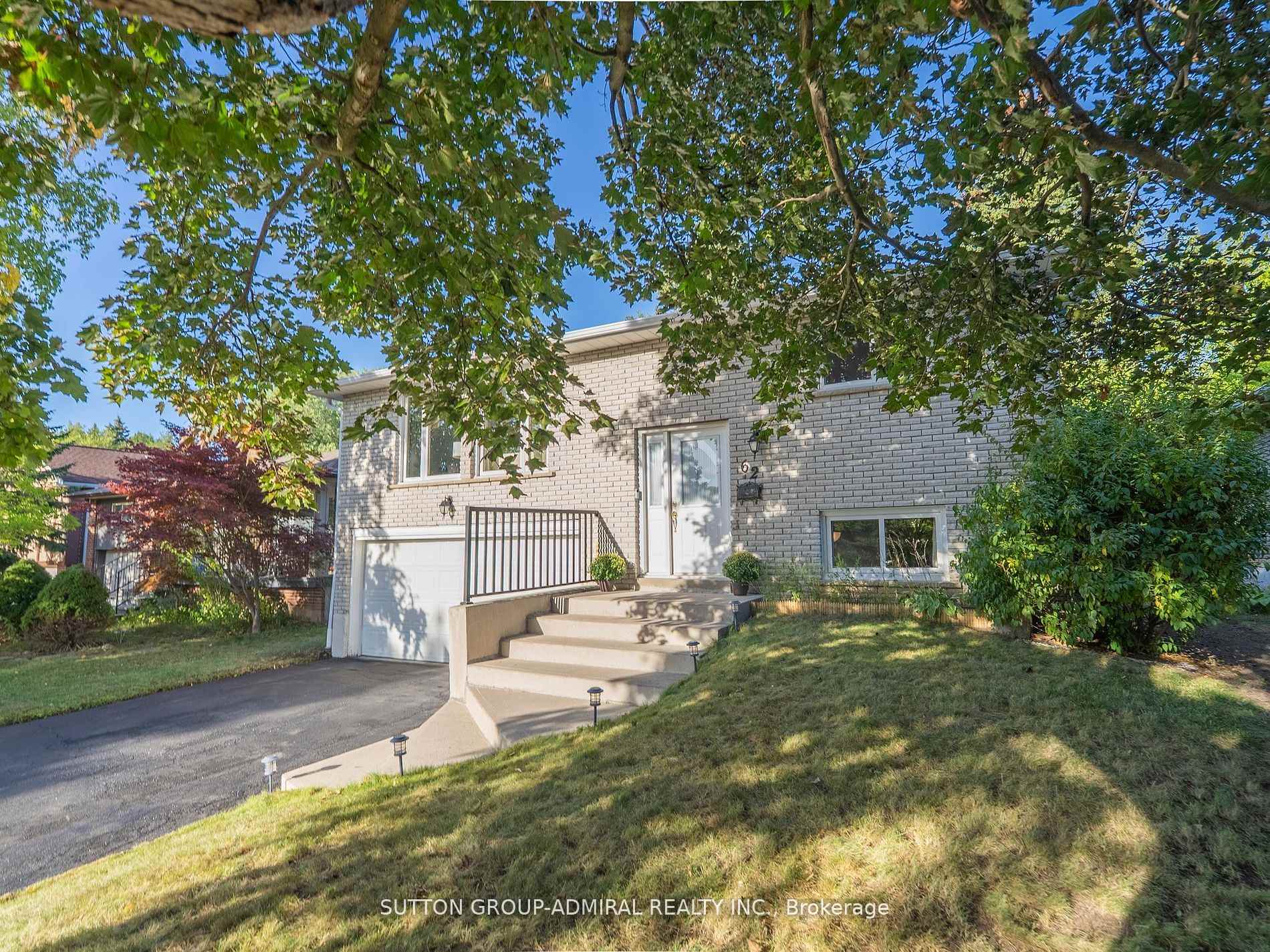 Photo 2 of 62 Shieldmark Crescent, Markham, Royal Orchard — HOMEH