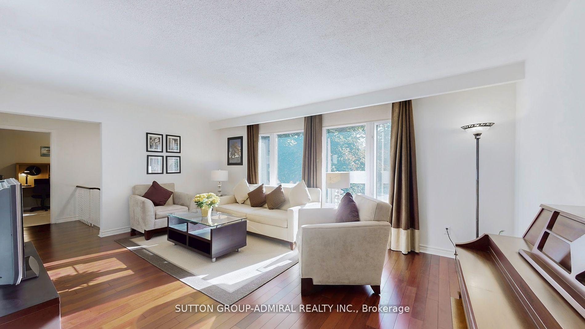 Photo 7 of 62 Shieldmark Crescent, Markham, Royal Orchard — HOMEH